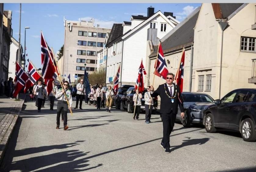 Koselig Leilighet I Narvik Sentrum 5 Soveplasser Gratis Parkering Og Gratis Internett Bagian luar foto