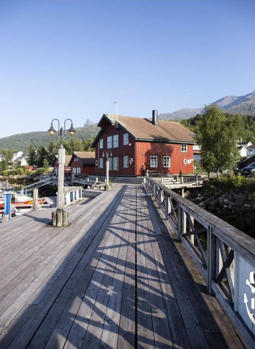 Koselig Leilighet I Narvik Sentrum 5 Soveplasser Gratis Parkering Og Gratis Internett Bagian luar foto